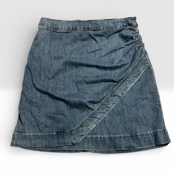 White House Black Market Asymmetrical Denim Size 6 Petite Skirt - Picture 2 of 5